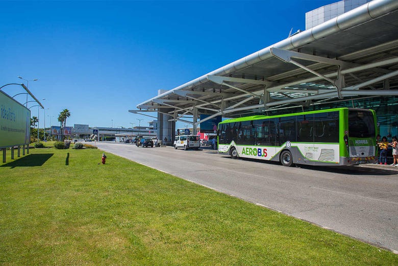 Ônibus entre o aeroporto e Lisboa