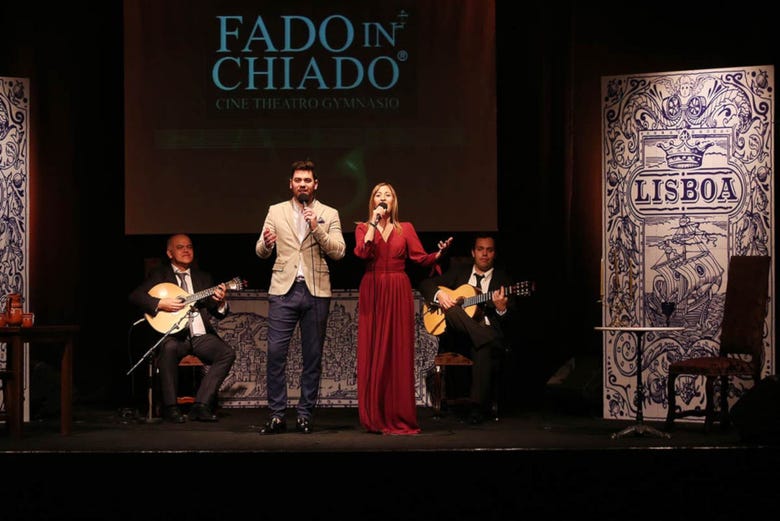 Espetáculo em Fado in Chiado