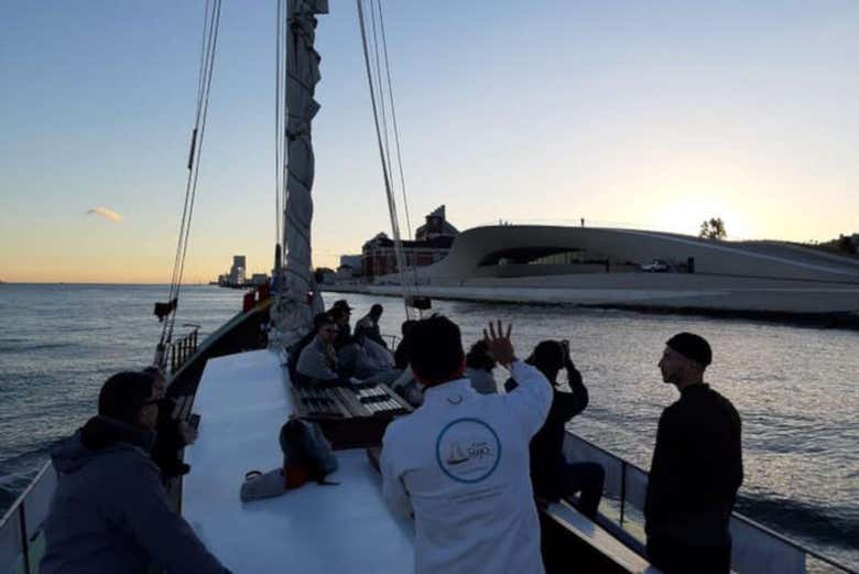 catamaran sunset cruise lisbon