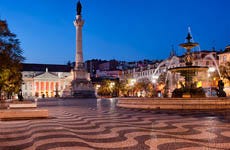 Tour nocturno por Lisboa con cena y espectáculo de fado