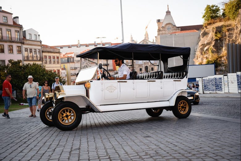 Touring Porto in a vintage car