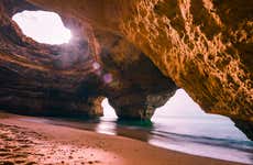 Tour della grotta di Benagil in catamarano