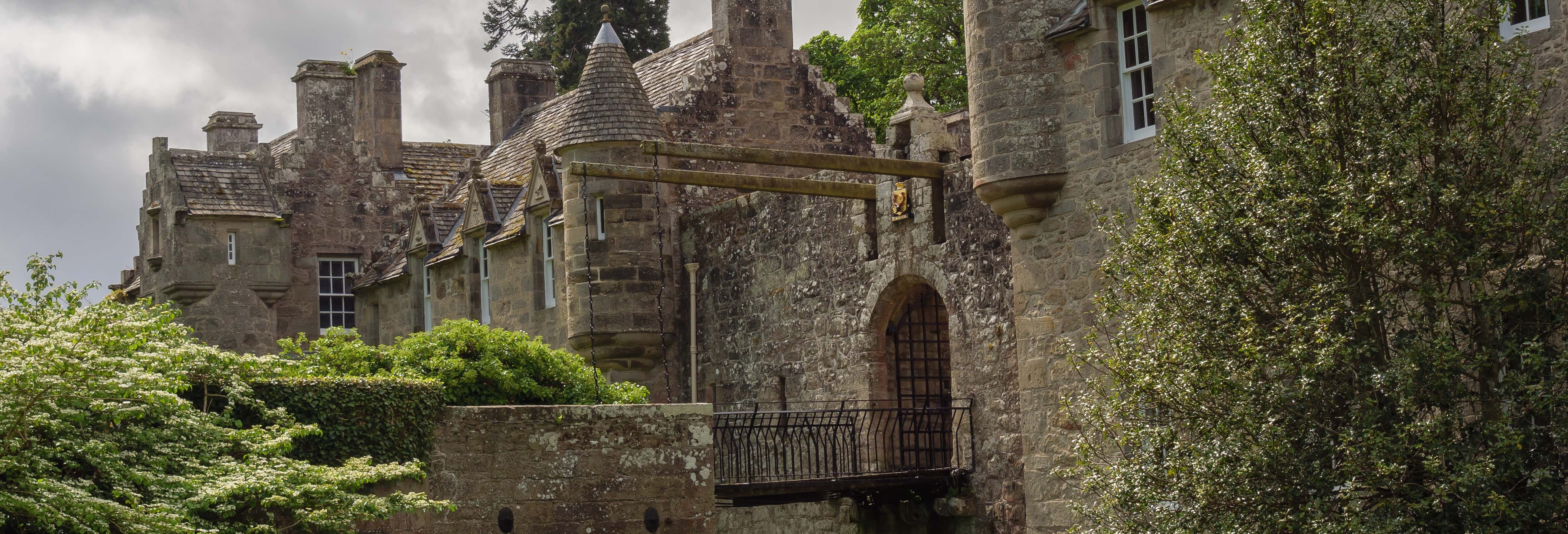 Castelli di Tolquhon e Fraser + Distilleria Glen Garioch