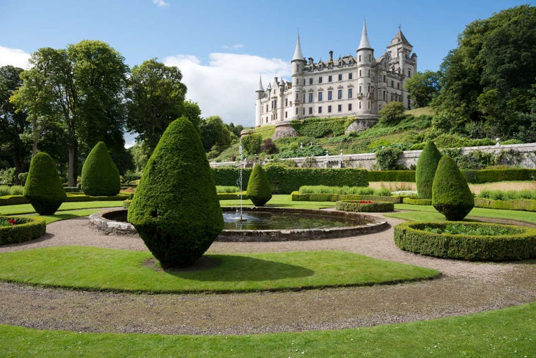 Dunrobin Castle from its beautiful gardens