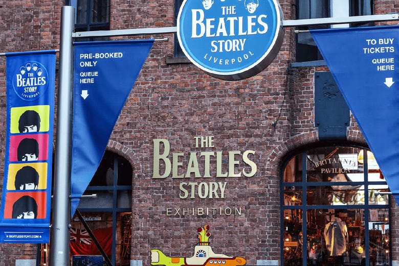 Na entrada da exposição The Beatles Story
