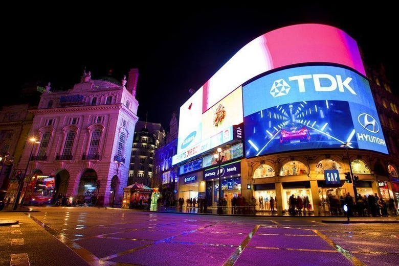 Piccadilly Circus de nuit