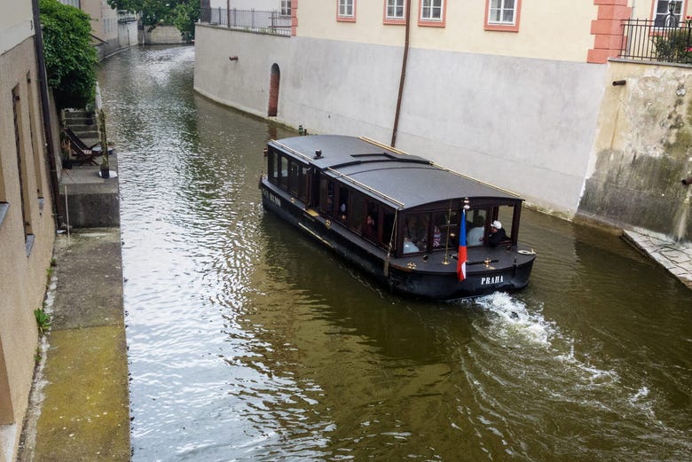 Navegando por los canales de Praga