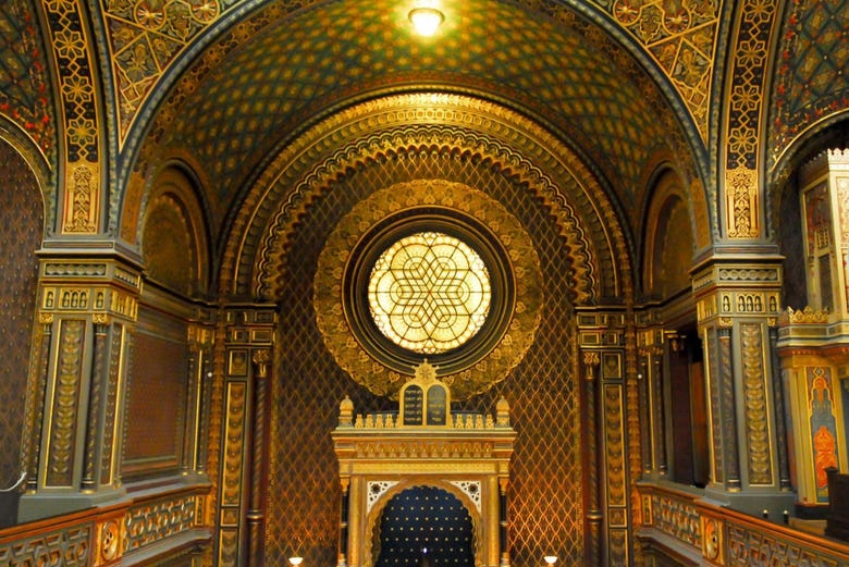 All'interno della Sinagoga Spagnola