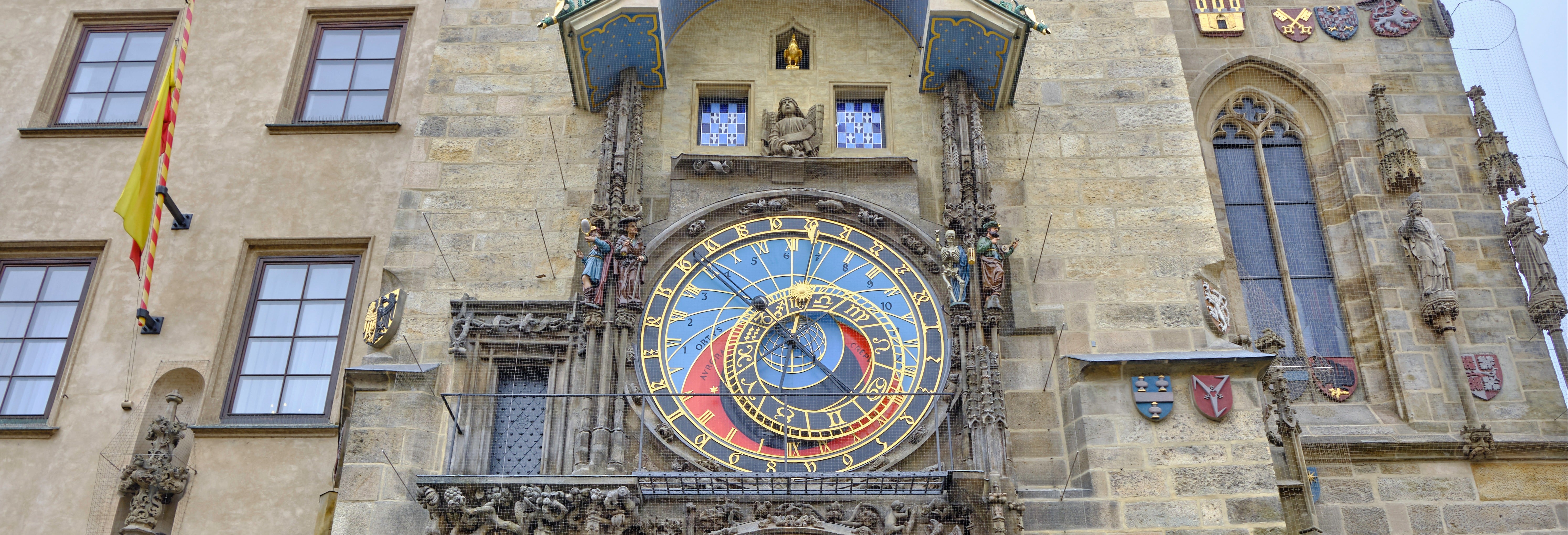 Tour subterráneo por la torre del Reloj Astronómico de Praga