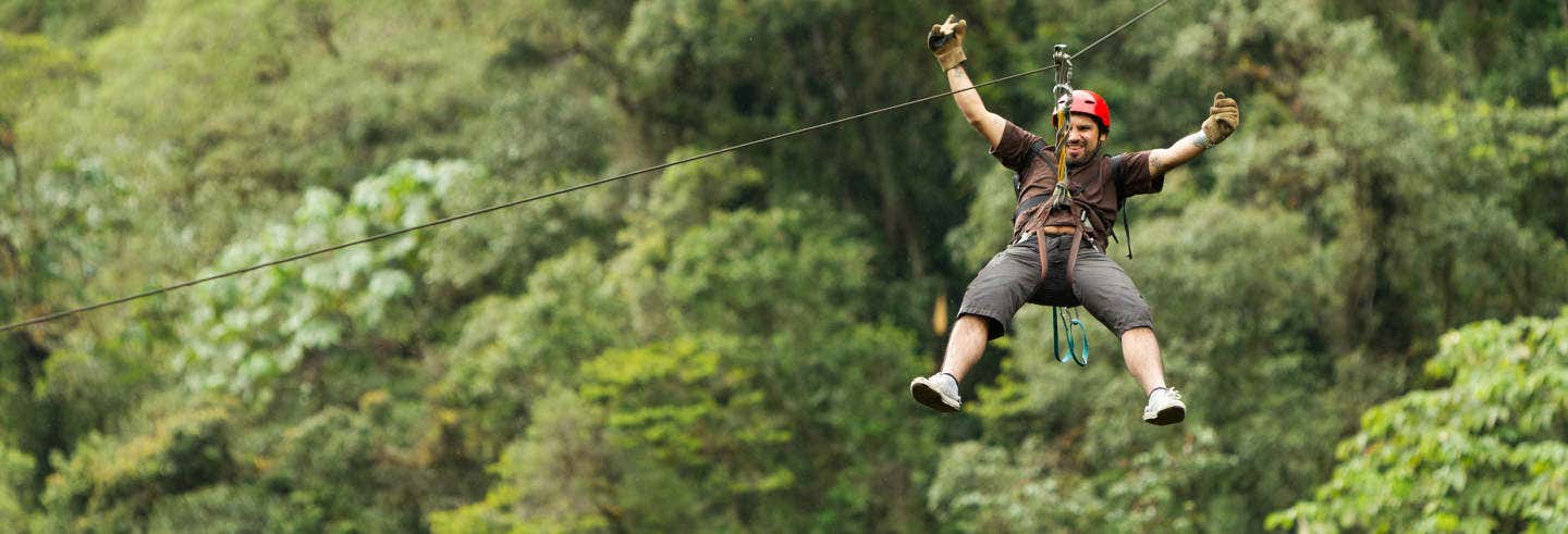Tirolina en el Monkeyland