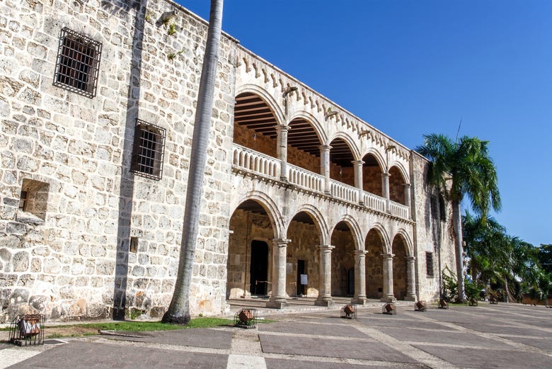 Alcázar de Colón, or Columbus Alcazar
