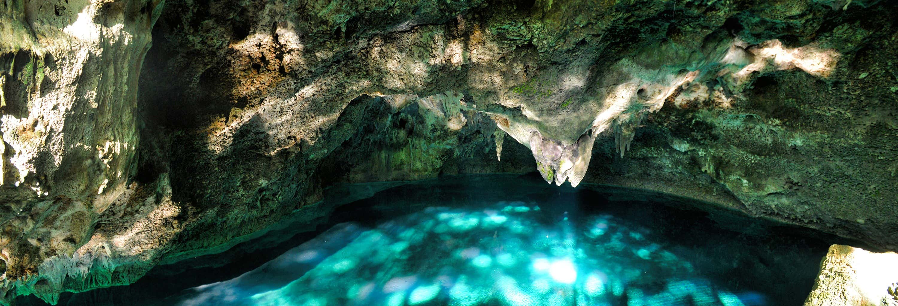 Tour por Los Tres Ojos + Faro a Colón