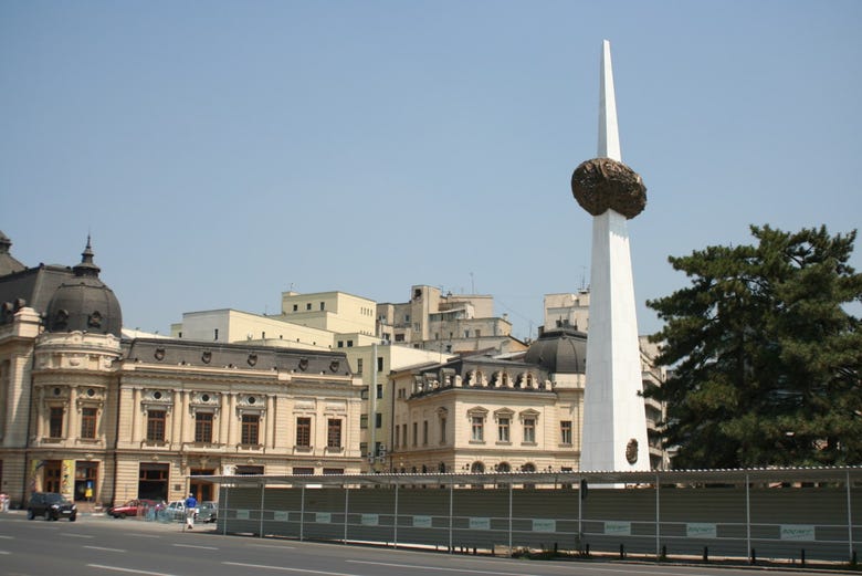 Obelisk in Revolution Square