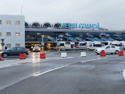 Aeropuerto De Otopeni Aeropuerto De Bucarest Henri Coanda