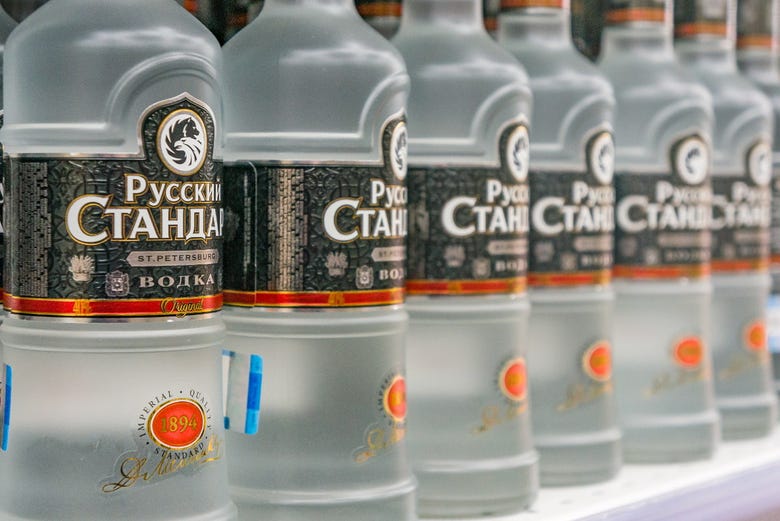 Botellas de vodka ruso