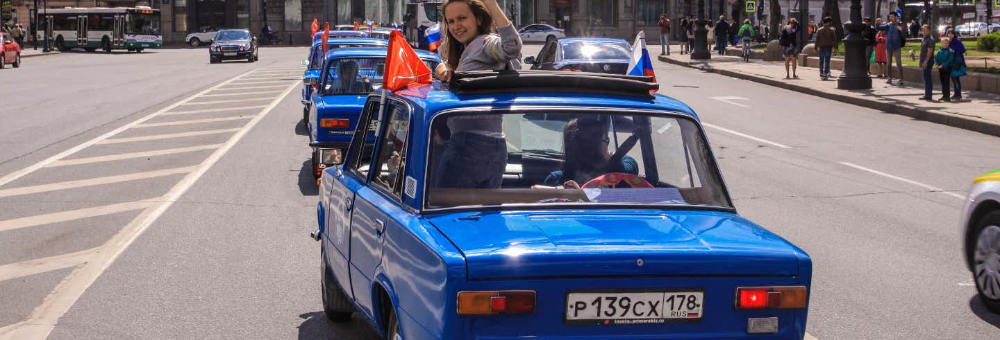 Tour de carro soviético por São Petersburgo