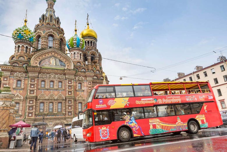 Profitez du bus touristique de Saint-Pétersbourg 