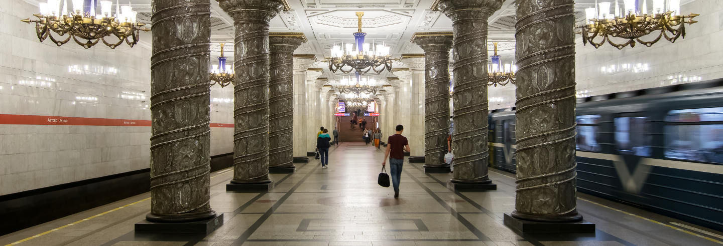 Visita guiada pelo metrô de São Petersburgo