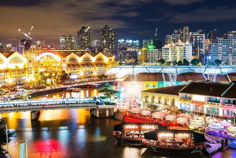 Restaurants face à la rivière Singapour