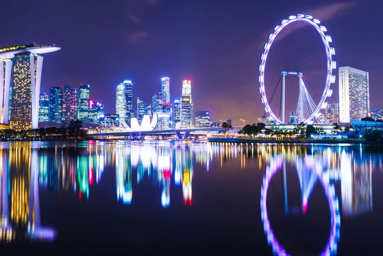 Vista nocturna de Singapur