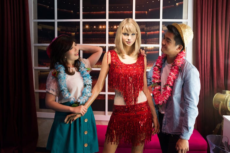 Posing with Taylor Swift