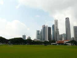 Skyline de Singapour depuis le War Memorial Park