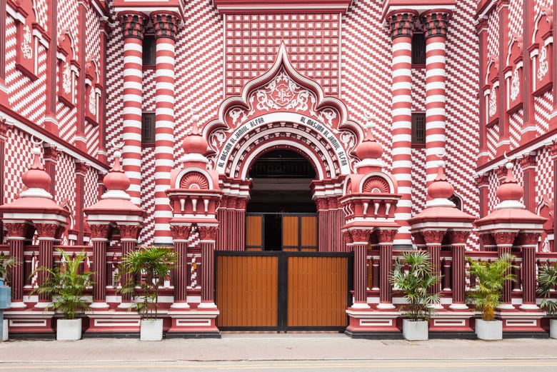 Fachada de la Mezquita Roja de Colombo
