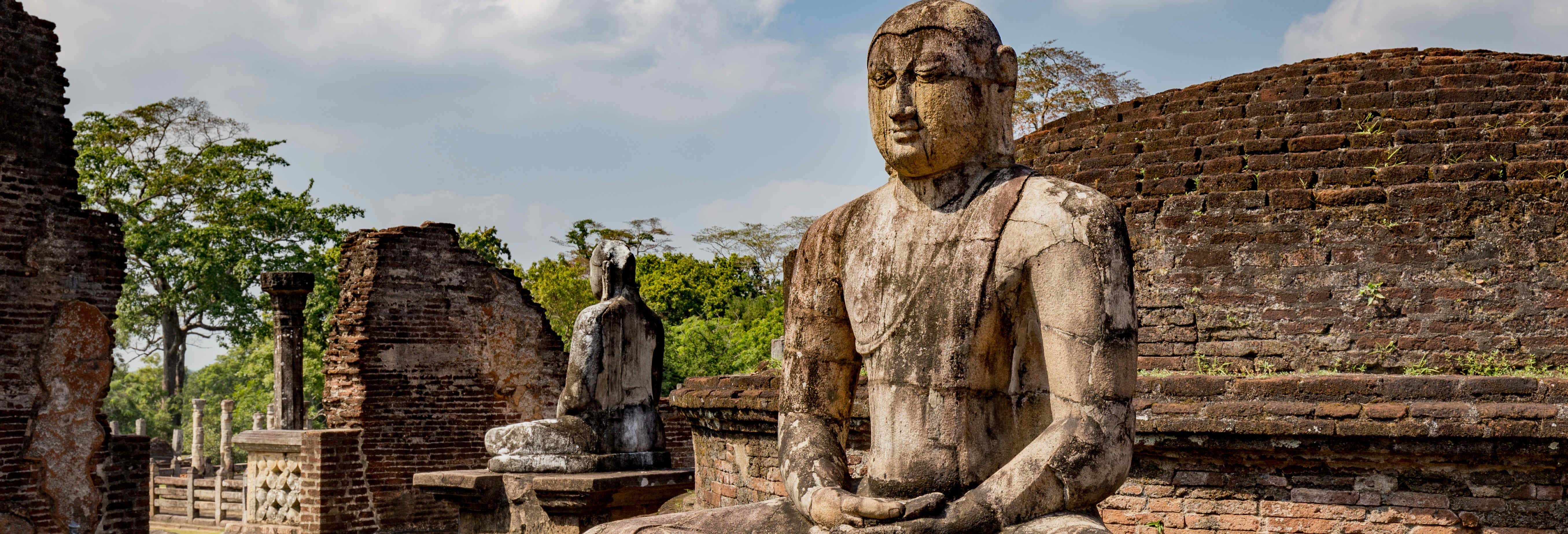 Tour privado de 2 días por Sigiriya, Dambulla y Polonnaruwa