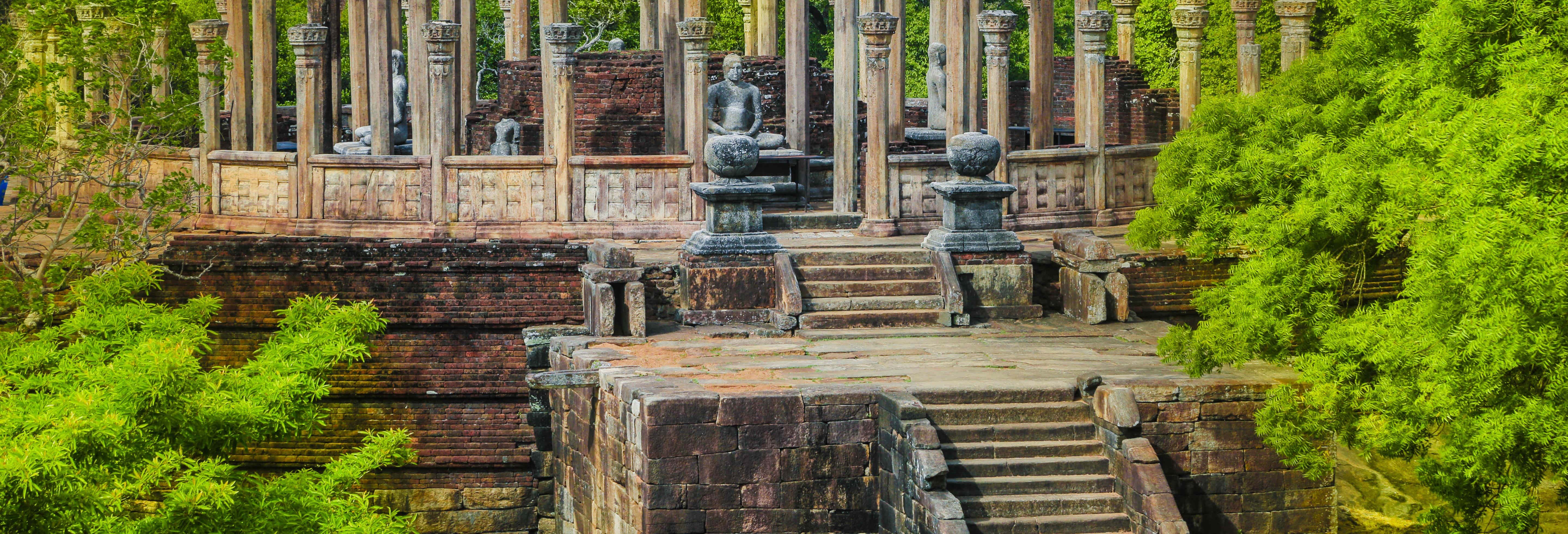 Excursión a Polonnaruwa y Pidurangala