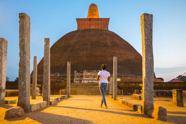 Anuradhapura Private Excursion From Sigiriya - Civitatis.com