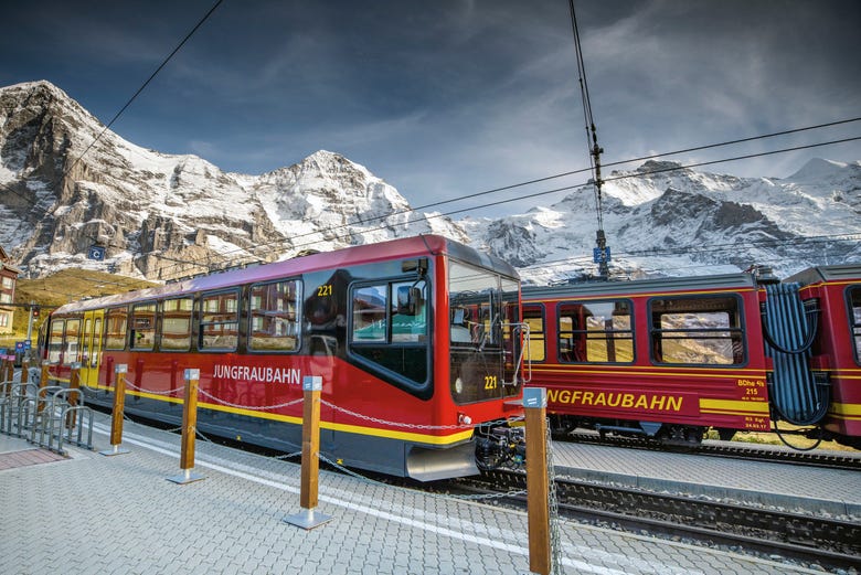 Treni per Jungfraujoch in partenza da Interlaken