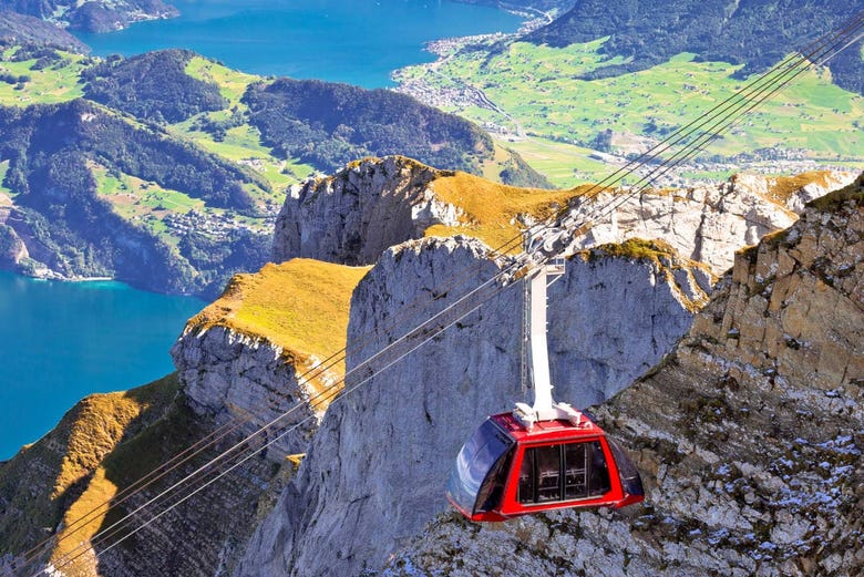 A dizzying trip on the Dragon Ride cable car