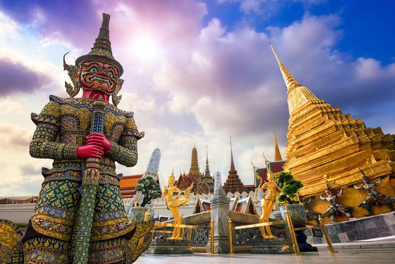 Exploring the temples in Bangkok