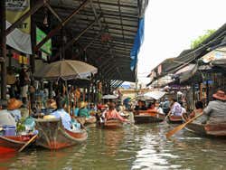 Bateaux du marché flottant