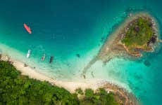 Barco y snorkel en las islas de Koh Chang