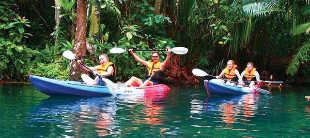 Tour de caiaque pela lagoa de cristal de Krabi