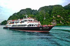 Balade en bateau sur les îles Phi Phi