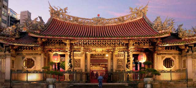 Free Longshan Temple Night Tour