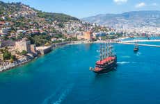 Passeio de barco pirata por Alanya