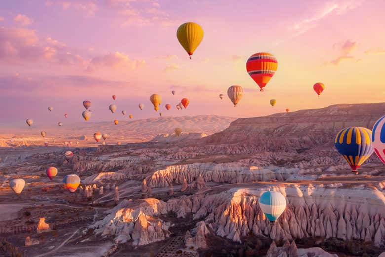Globos recorriendo la Capadocia