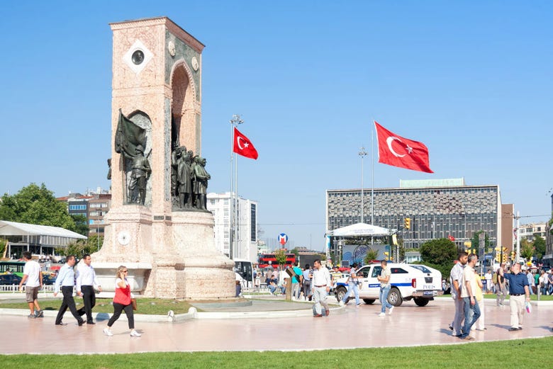 Vue panoramique sur la place Taksim
