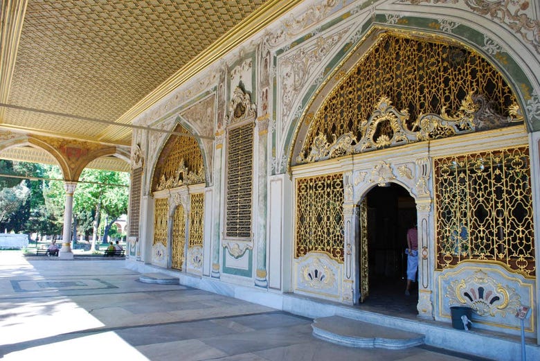 Interior patio of Topkapi Palace