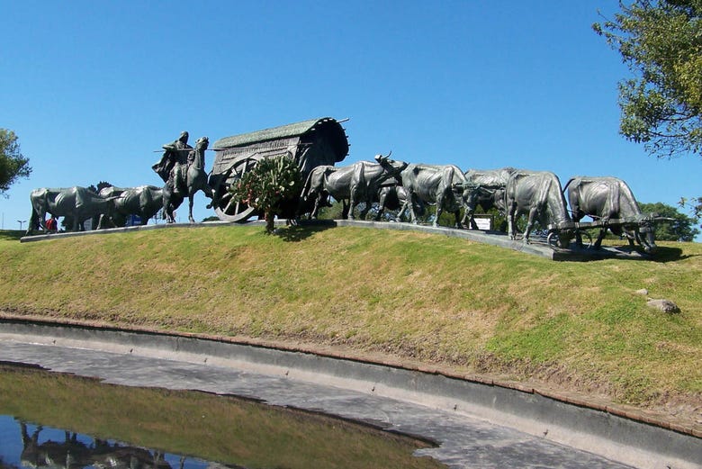 La Carreta, the national monument sculptured by José Belloni