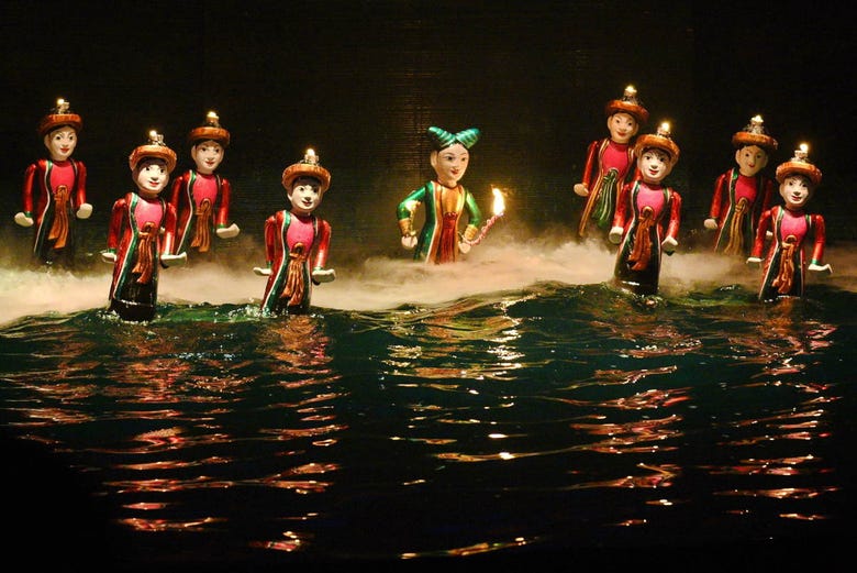 Espetáculo de marionetes sobre a água